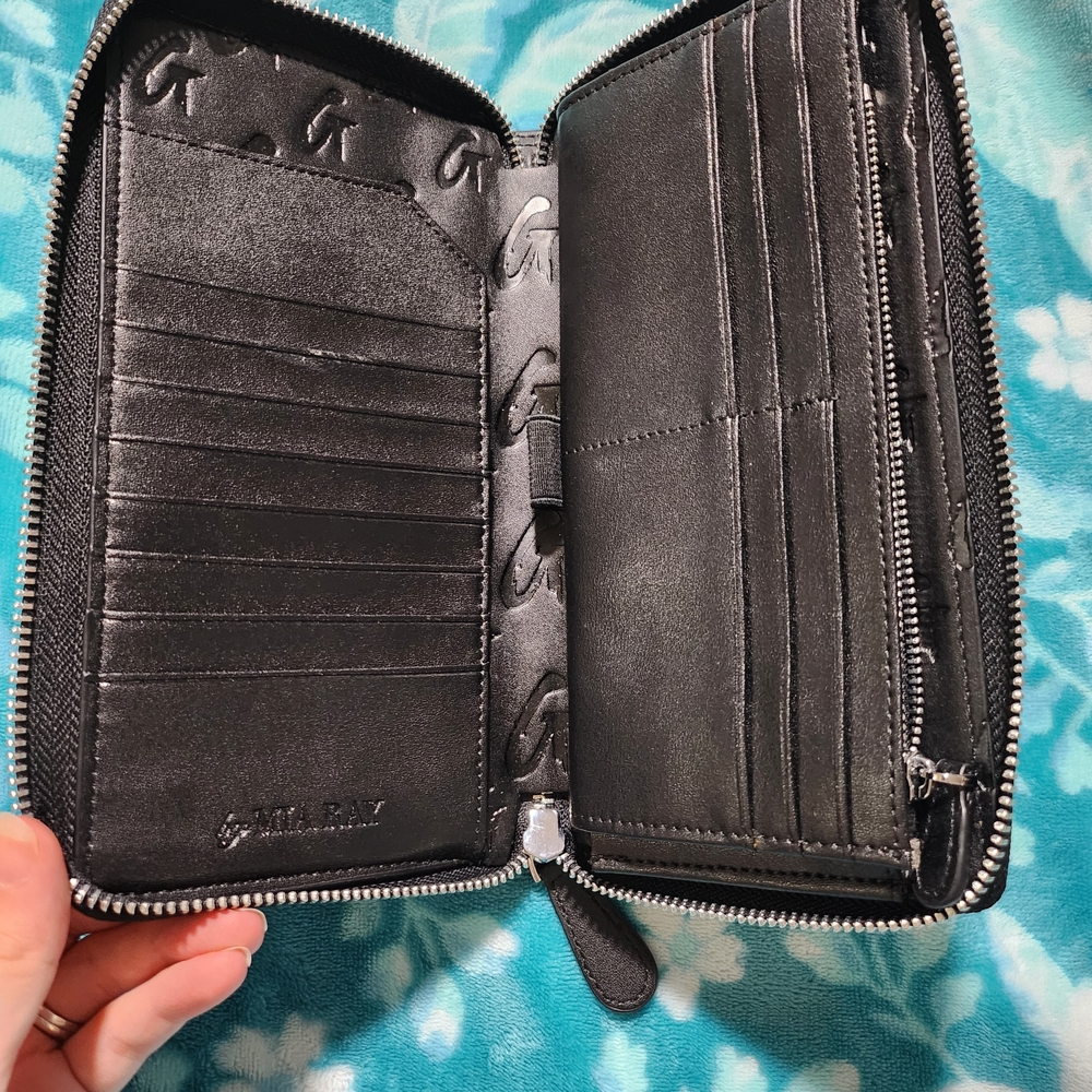 EUC By MIA RAY Wallet